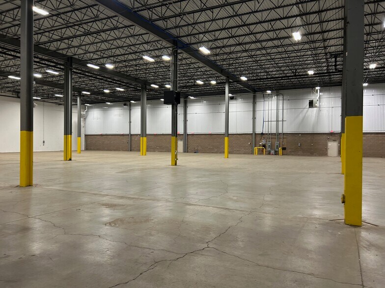More Photos Of 30B Post Rd, Colonie Warehouse For Lease