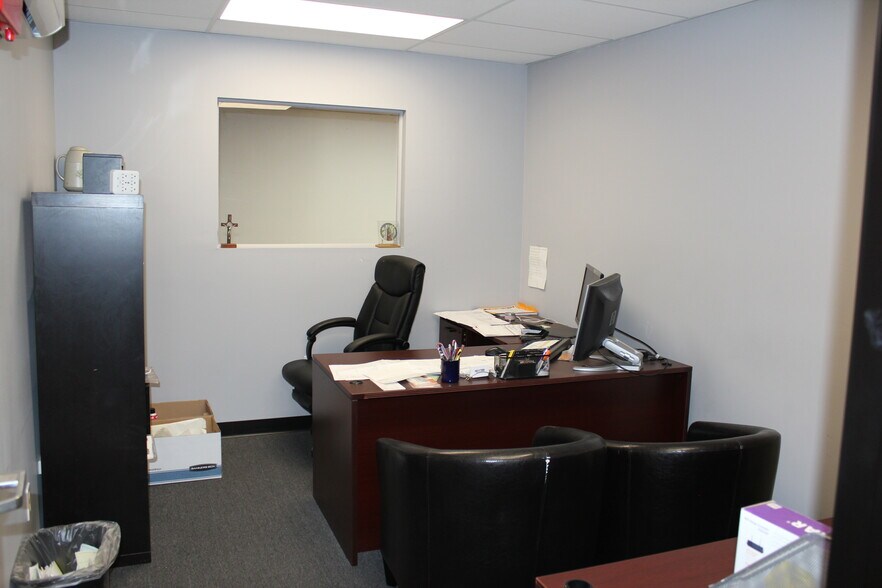 More Photos Of 7133 Telegraph Rd, Montebello Warehouse For Lease