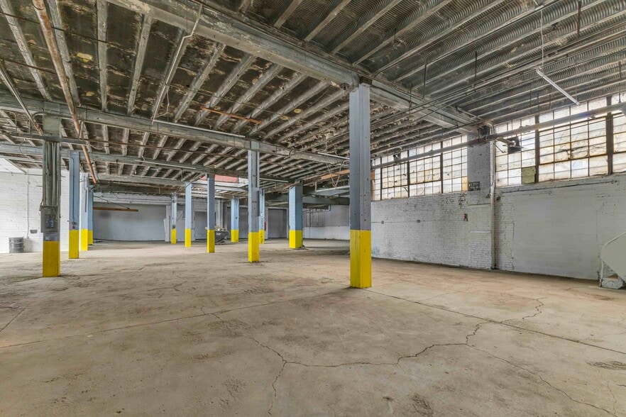 More Photos Of 7424 Bessemer Ave, Cleveland Warehouse For Sale