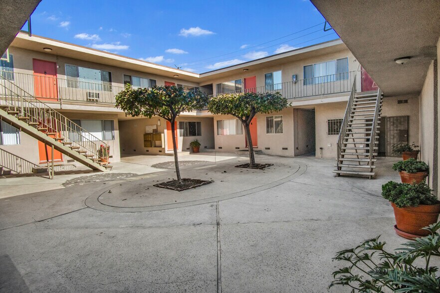 More Photos Of 3650 E 52nd St, Maywood Apartments For Sale
