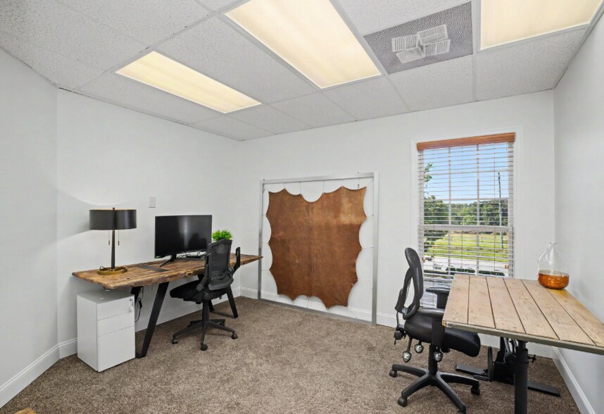 More Photos Of 139 W Ellis Rd, Griffin Loft Creative Space For Sale