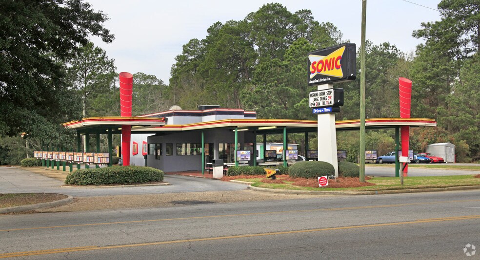 Primary Photo Of 2801 E Pinetree Blvd, Thomasville Fast Food For Sale