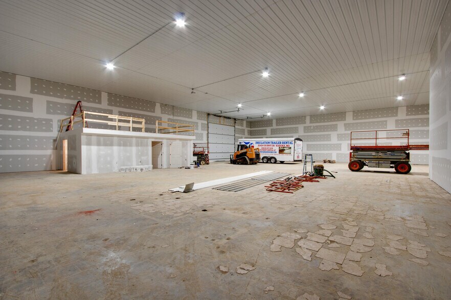 More Photos Of 5101 Kochs Ln, Quincy Warehouse For Lease