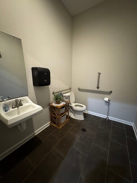 More Photos Of 100 Corporate Blvd, West Columbia Office For Lease