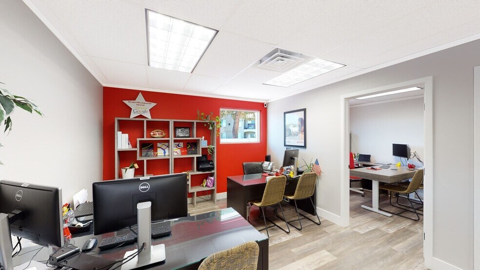 More Photos Of 955 W Chandler Blvd, Chandler Office For Sale