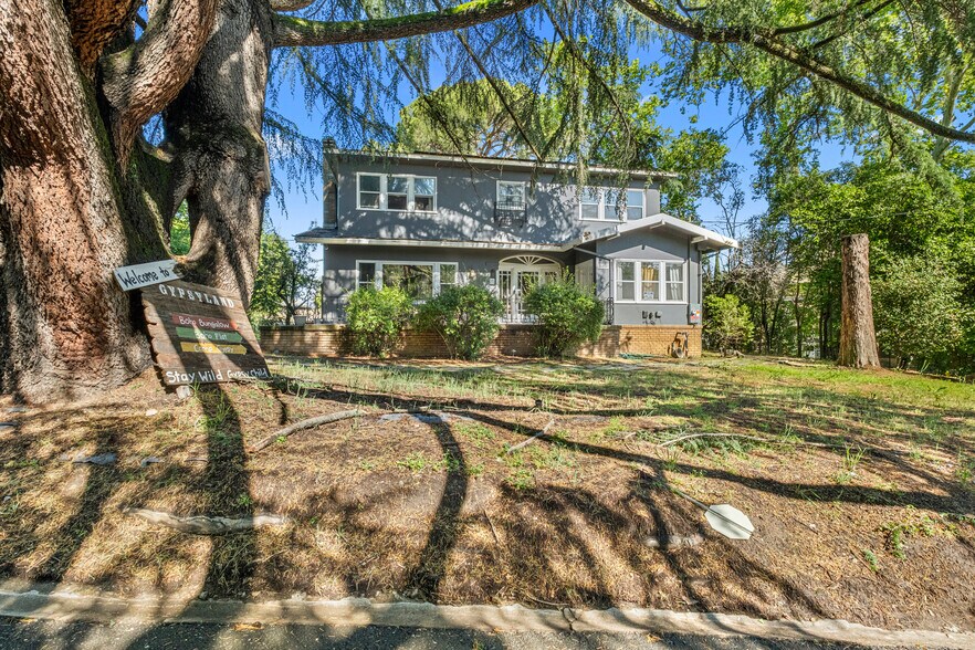 More Photos Of 320 Taylor Rd, Newcastle Specialty For Sale