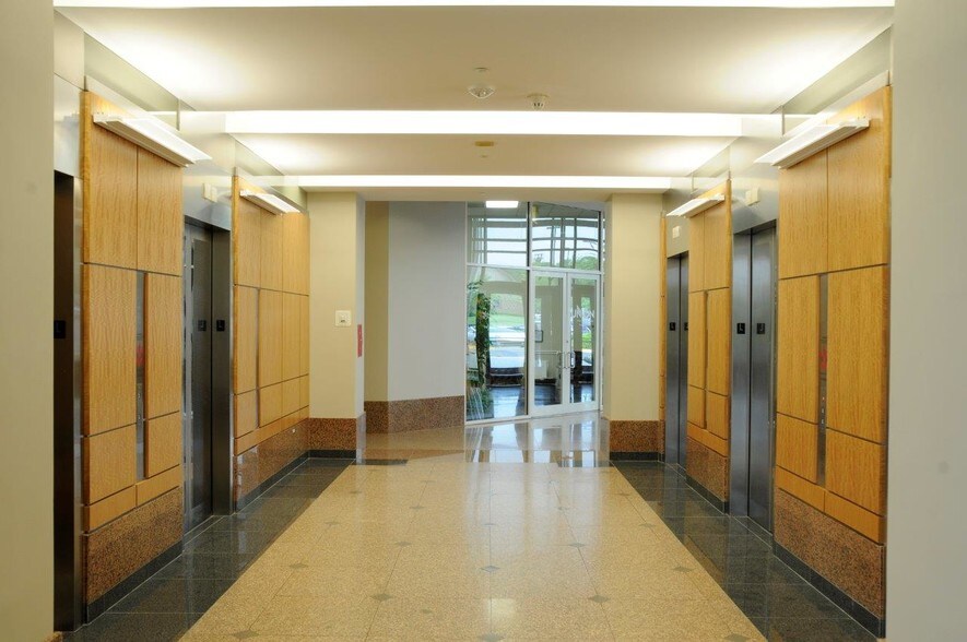 More Photos Of 7501 Greenway Center Dr, Greenbelt Office For Sale