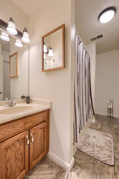 More Photos Of 2140 Lincoln Hwy E, Lancaster Hotel For Sale