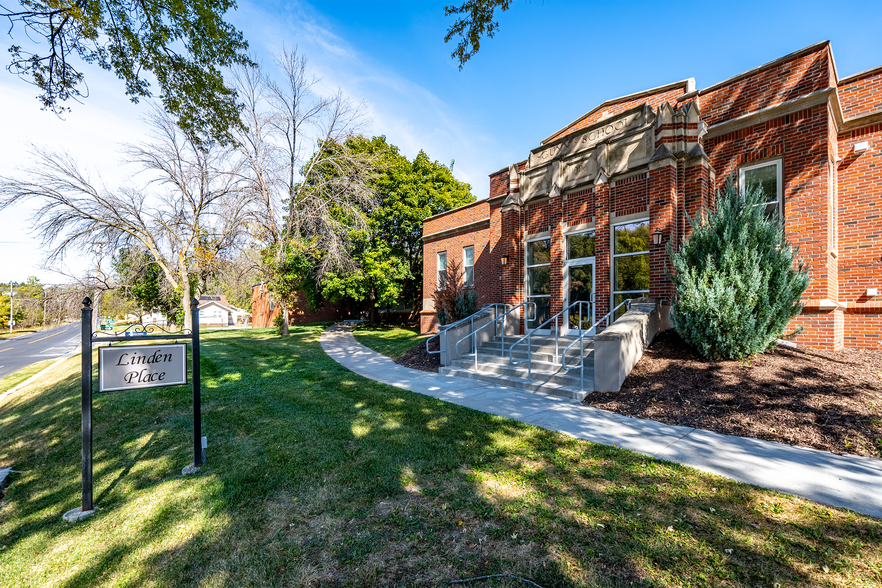 More Photos Of 25 S Linden Ave, Council Bluffs Apartments For Sale
