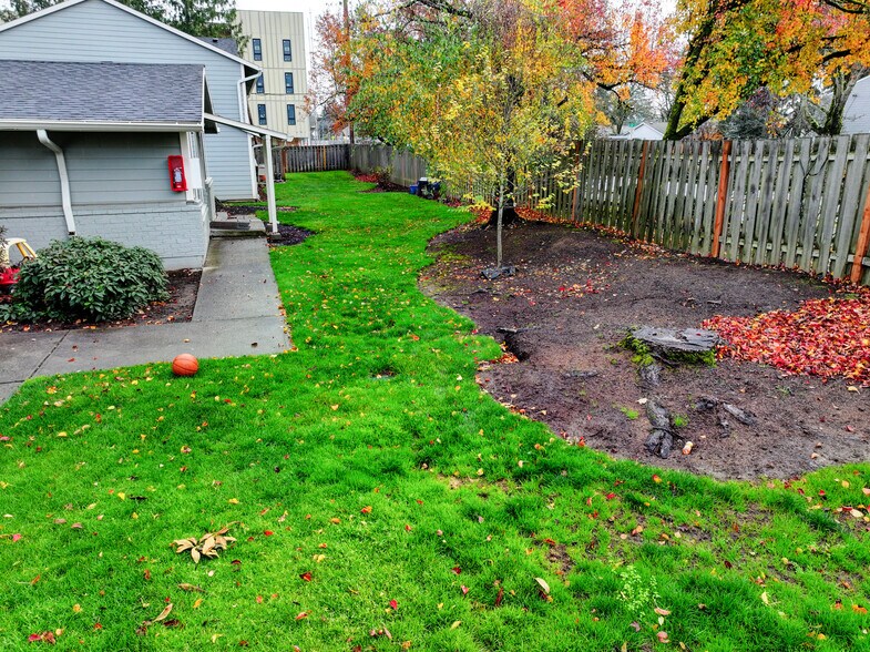 More Photos Of 16405 E Burnside St, Portland Apartments For Sale