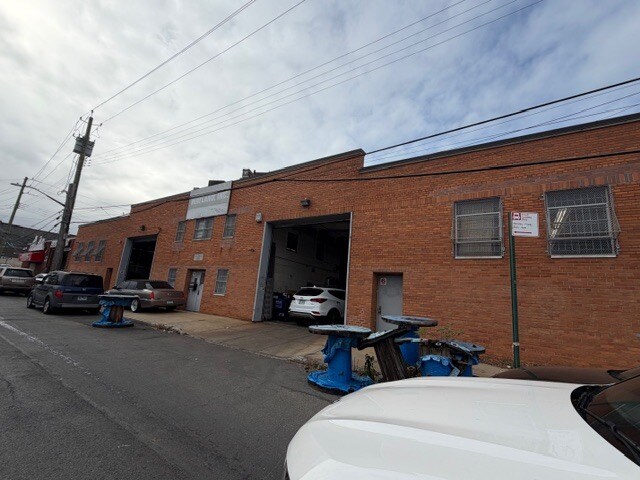 Primary Photo Of 1511 Bassett Ave, Bronx Manufacturing For Lease