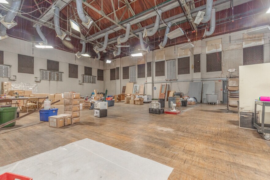 More Photos Of 1411 Locust St, Saint Louis Shelter For Sale