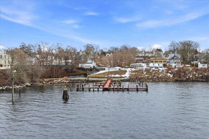 More Photos Of 53 Thames St, Groton Marina For Sale