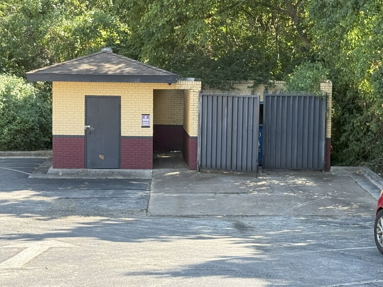 More Photos Of 1026 W Main St, Branson Restaurant For Sale