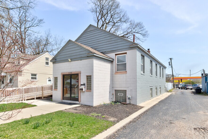 More Photos Of 2520 Rochester Rd, Royal Oak Office For Lease