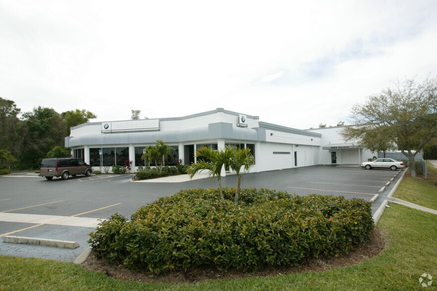 More Photos Of 16080-16090 S Tamiami Trl, Fort Myers Storefront Retail Office For Lease
