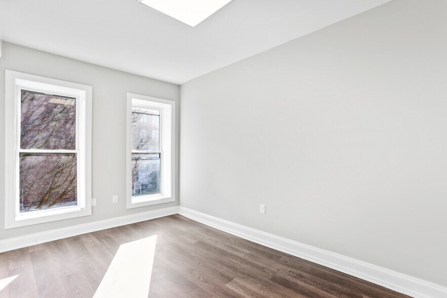 More Photos Of 127 E King St, Martinsburg Office For Lease