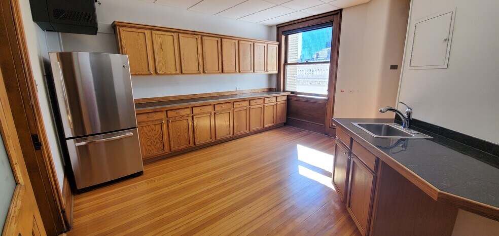 More Photos Of 730 17th St, Denver Office For Sale