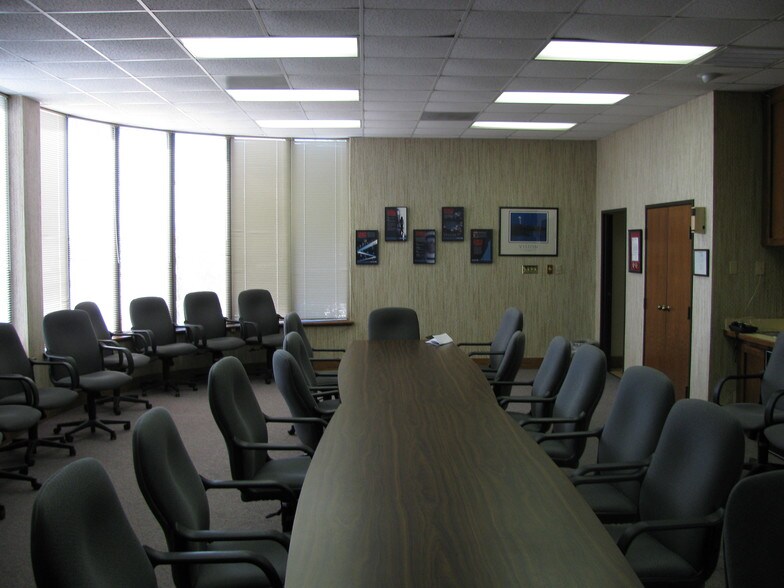 More Photos Of 111 SW C Ave, Lawton Medical For Lease