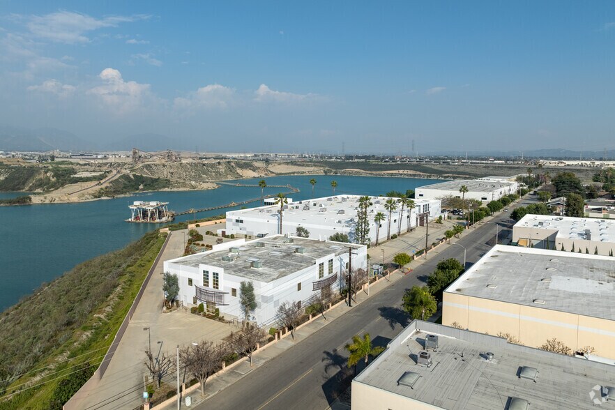 More Photos Of 11911 Clark St, Arcadia Light Manufacturing For Lease