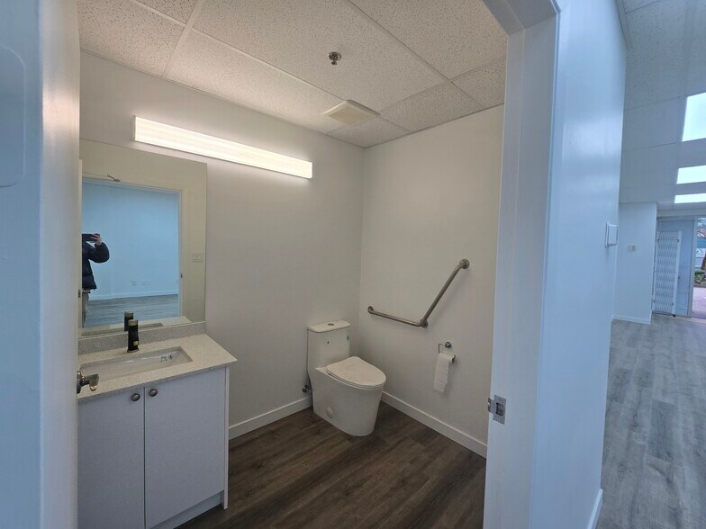 More Photos Of 8877 Odlin Cres, Richmond Office For Lease