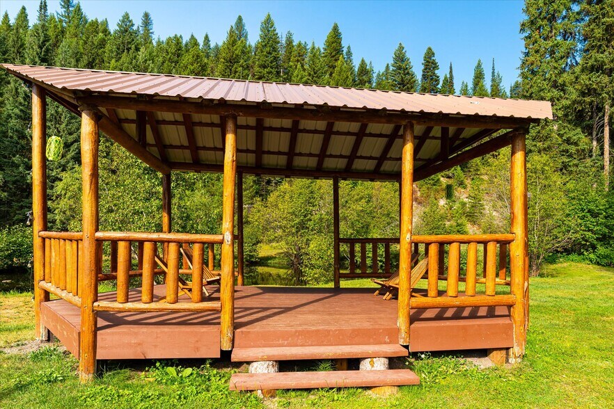 More Photos Of 7000 Graves Creek Rd, Lolo Bar For Sale