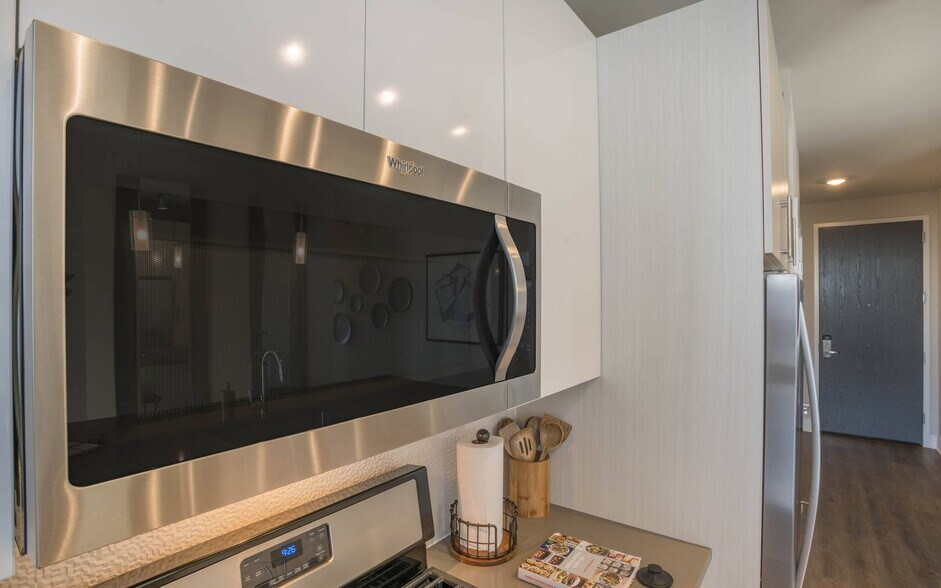 More Photos Of 801 S Financial Pl, Chicago Apartments For Lease