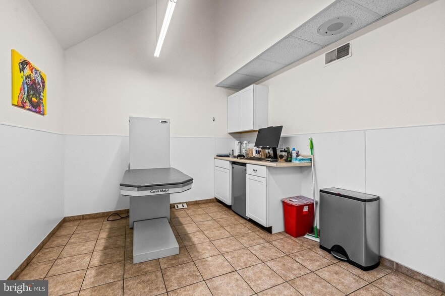 More Photos Of 405 W Wayne Ave, Wayne Office Residential For Sale