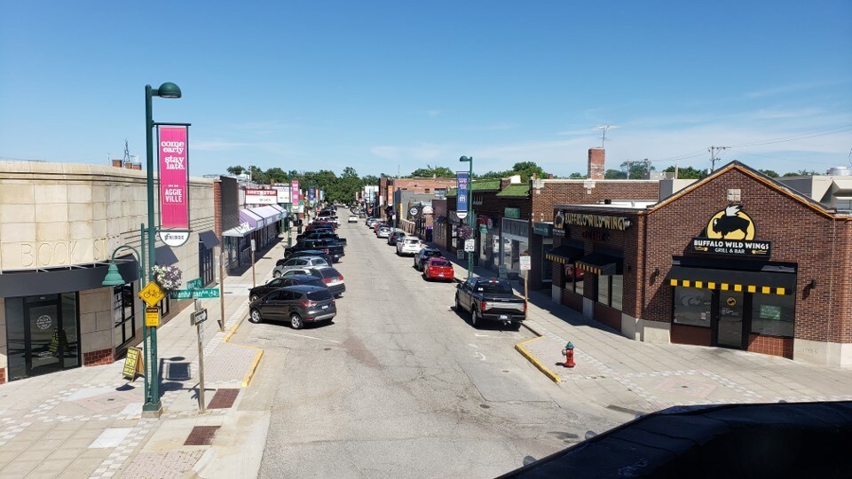 More Photos Of 623 N Manhattan Ave, Manhattan Storefront Retail Office For Lease