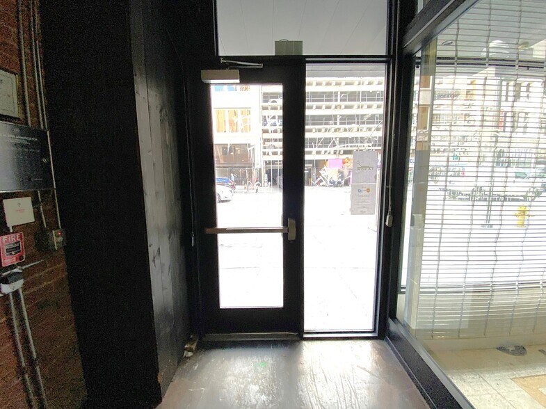 More Photos Of 731 S Broadway, Los Angeles Loft Creative Space For Lease