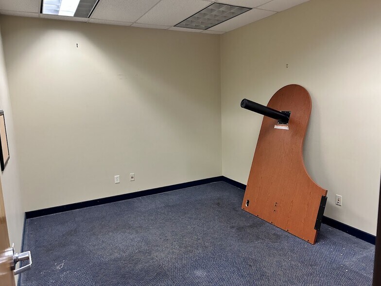 More Photos Of 2440 Clare Ln Ne, Rochester Flex For Sale