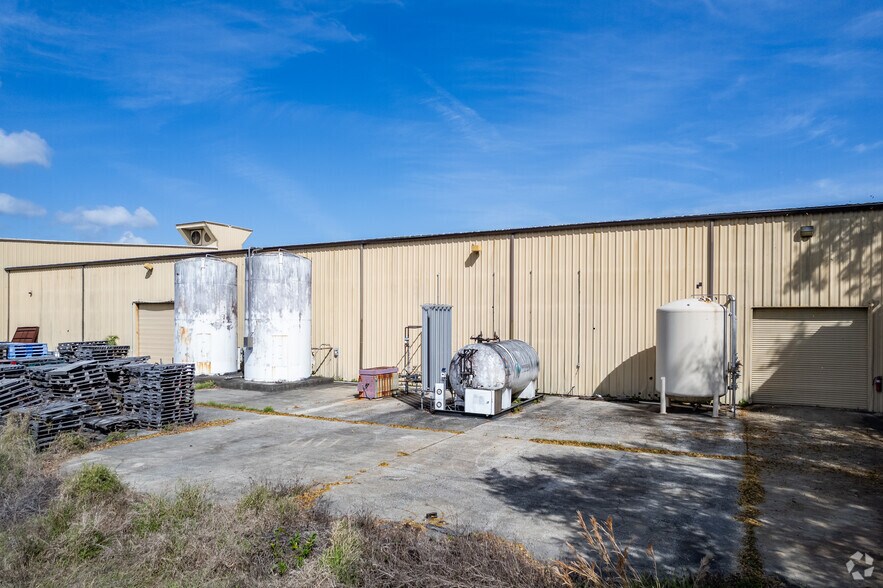 More Photos Of 3301 W Main St, Leesburg Warehouse For Lease