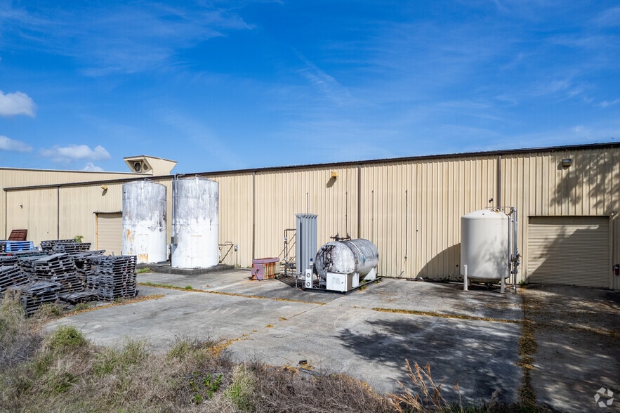 More Photos Of 3301 W Main St, Leesburg Warehouse For Lease