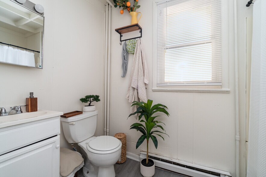 More Photos Of 1600 Regina St, Harrisburg Apartments For Sale