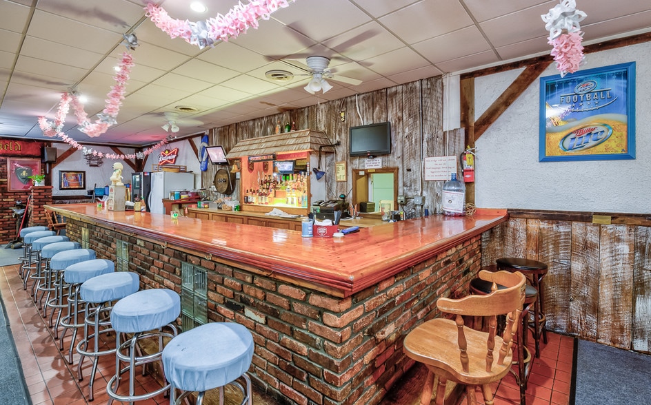 More Photos Of 10 Pythian Dr, Edgewater Lodge Meeting Hall For Sale