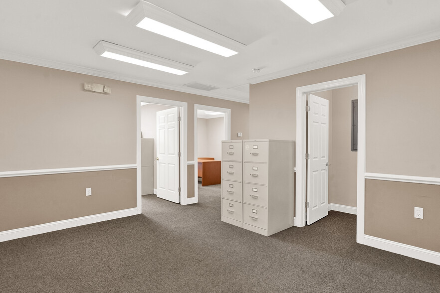 More Photos Of 7031 Hodgson Memorial Dr, Savannah Office For Lease