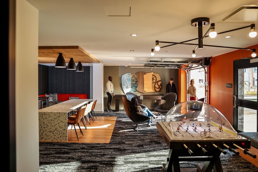 More Photos Of 52 Hanover St, Portland Apartments For Lease