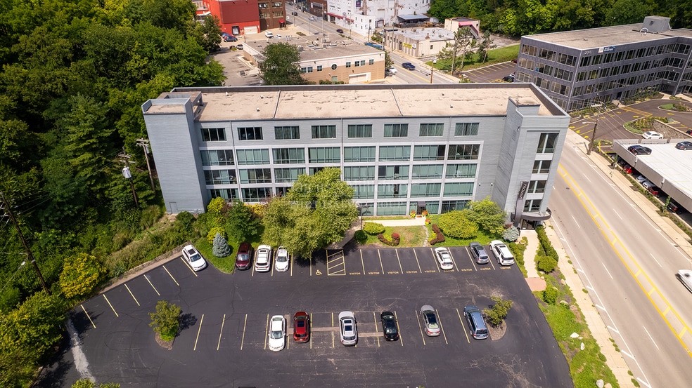 More Photos Of 2055 Reading Rd, Cincinnati Medical For Lease