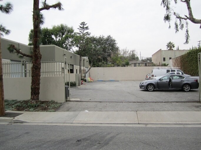 More Photos Of 355-367 E Beach Ave, Inglewood Warehouse For Lease