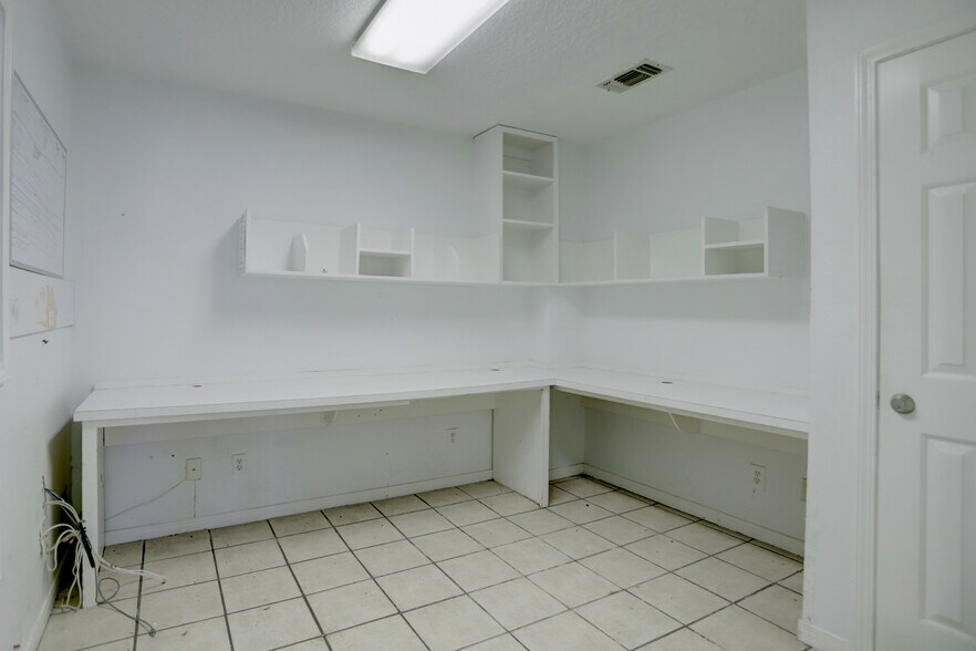 More Photos Of 6611 Stewart Rd, Galveston Specialty For Sale