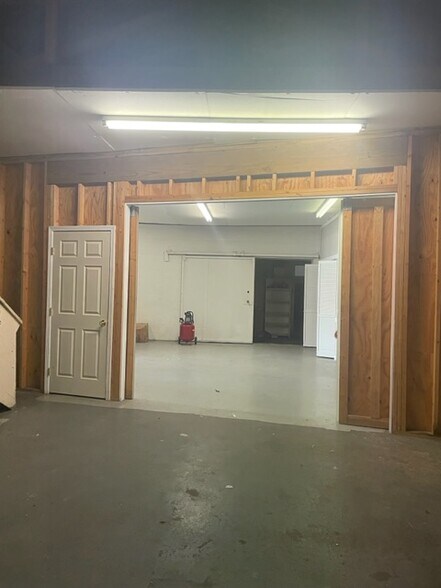More Photos Of 411 W Madison St, Starke Storefront Retail Office For Lease