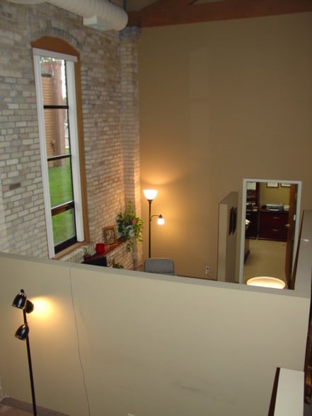 More Photos Of 2324 University Ave W, Saint Paul Loft Creative Space For Lease