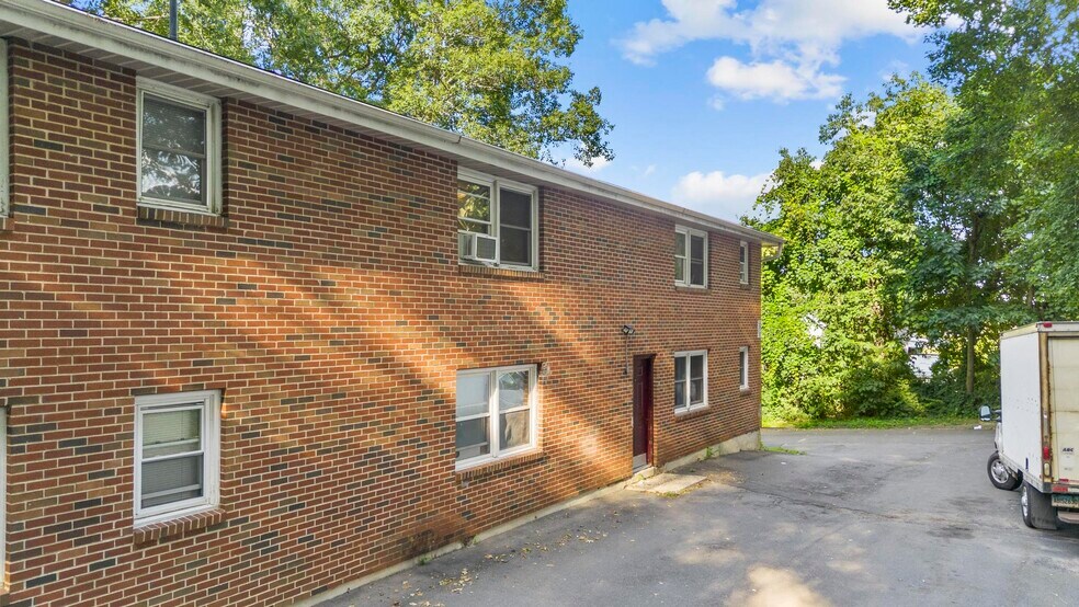 More Photos Of 451 Divinity St, Bristol Apartments For Sale