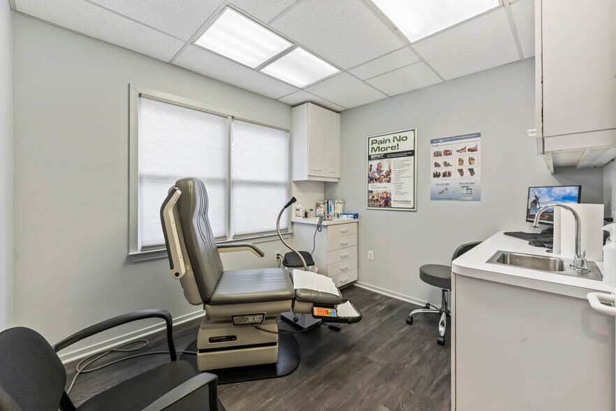 More Photos Of 1648 US Highway 130, North Brunswick Medical For Sale