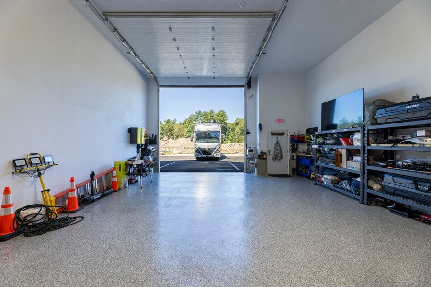 More Photos Of 597 South County Trl, Exeter Flex For Sale