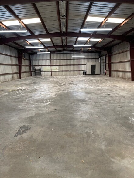 More Photos Of 327 Old Ice House Rd, Lake Wales Warehouse For Lease