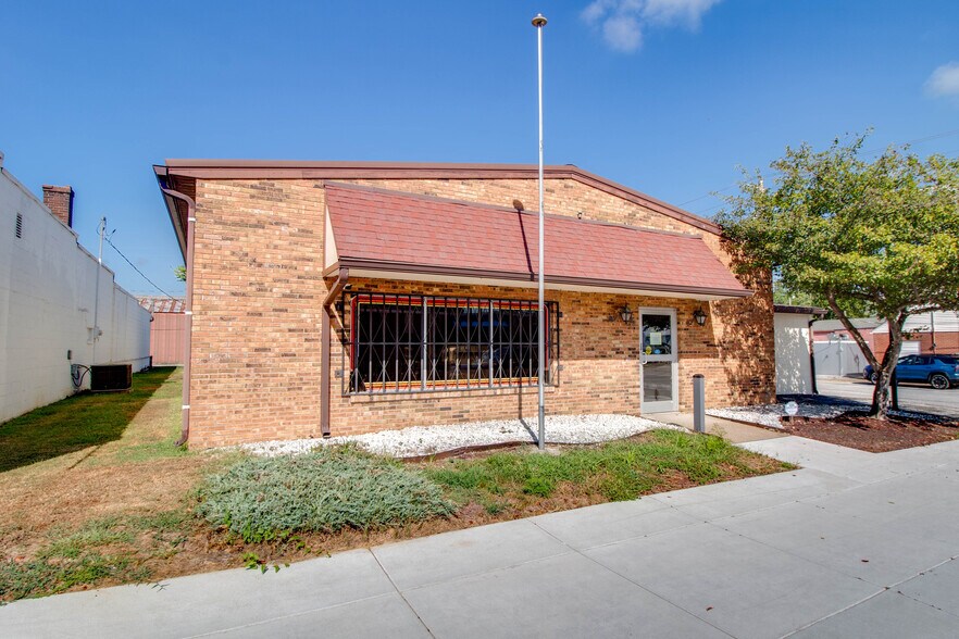 More Photos Of 219 N Main St, Marissa Specialty For Sale