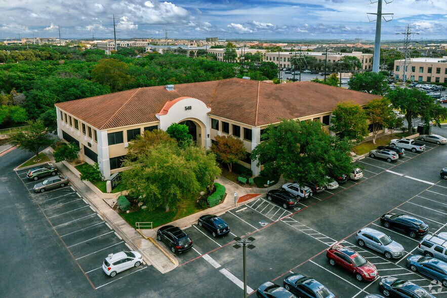 More Photos Of 540 Oak Centre Dr, San Antonio Medical For Lease