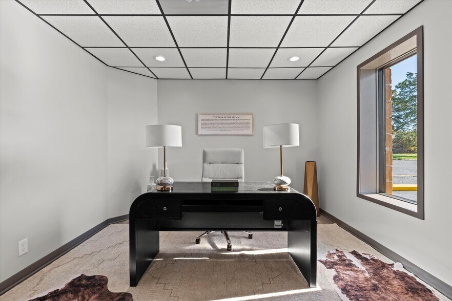 More Photos Of 502 W Markey Rd, Belton Medical For Sale