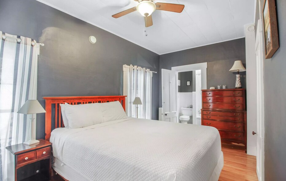 More Photos Of 2 W Main St, Littleton Hotel For Sale